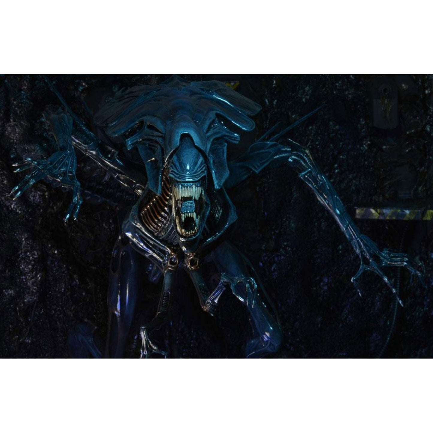 Aliens Ultra Deluxe Action Figure Alien Queen