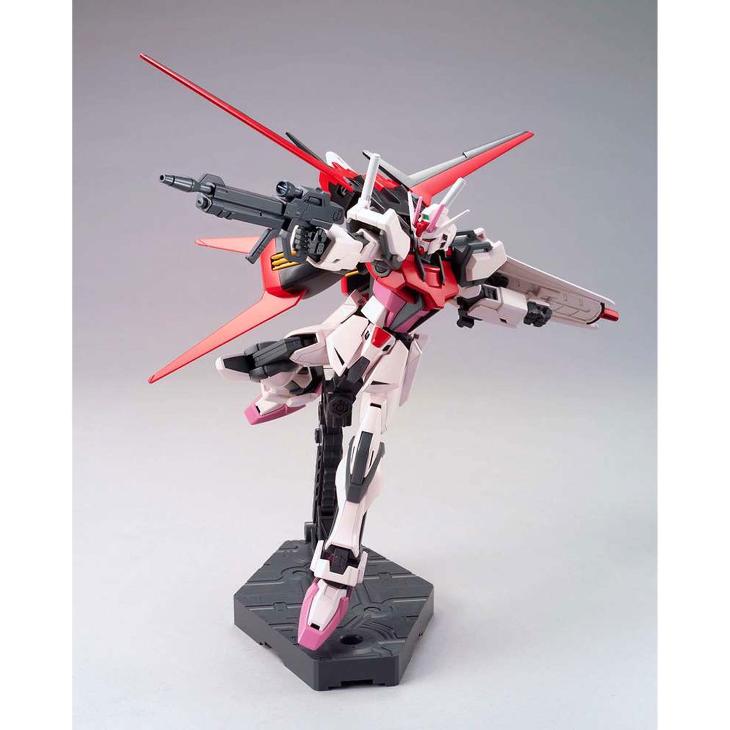 Hgce strike rouge 1/144