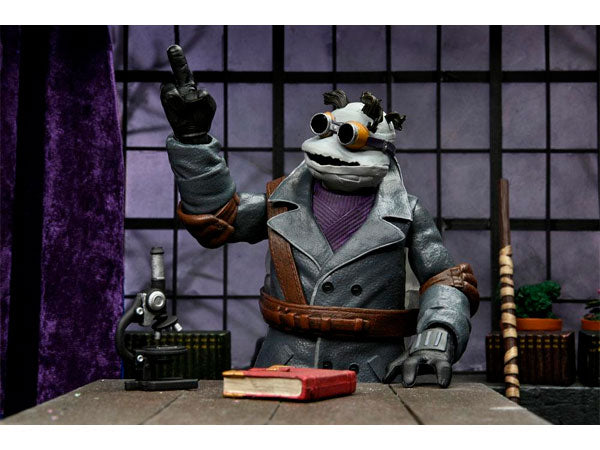 Universal Monsters x Teenage Mutant Ninja Turtles Ultimate Donatello as The Invisible Man