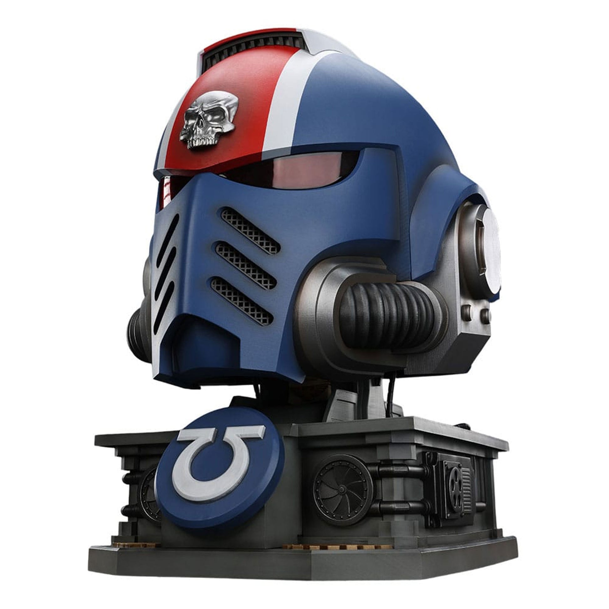 Warhammer 40,000: Space Marine 2 Replica Ultramarines Lieutenant Titus helmet with Display Stand -Replica