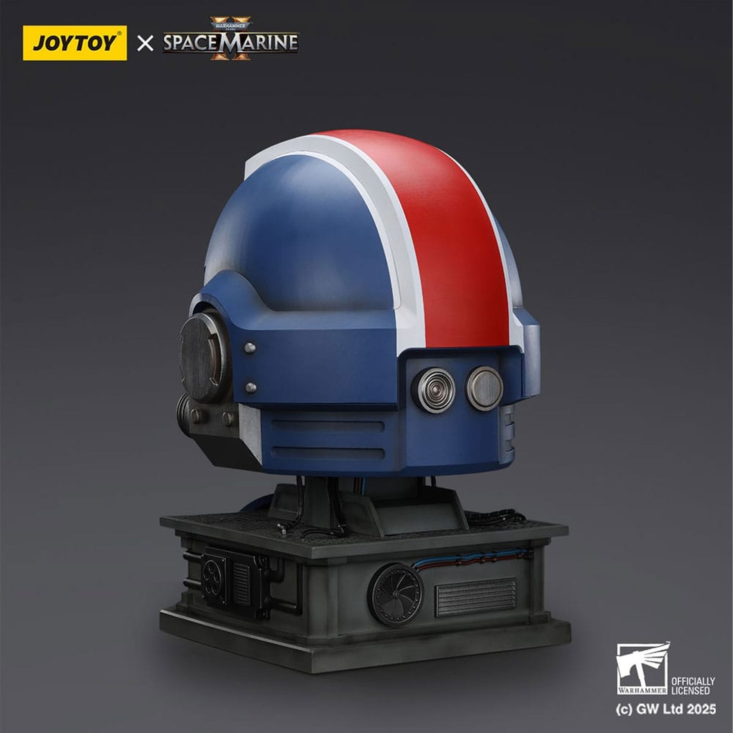 Warhammer 40,000: Space Marine 2 Replica Ultramarines Lieutenant Titus helmet with Display Stand