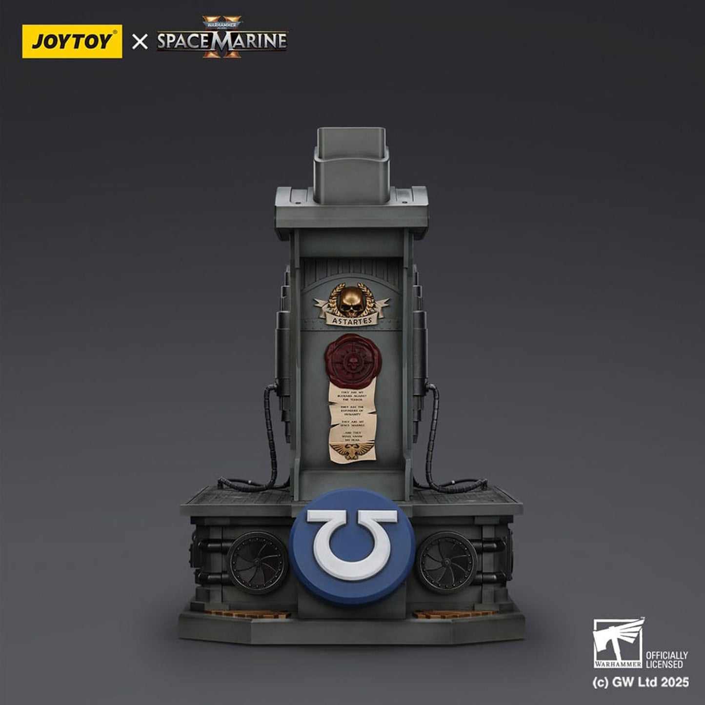 Warhammer 40,000: Space Marine 2 Replica Ultramarines Lieutenant Titus helmet with Display Stand