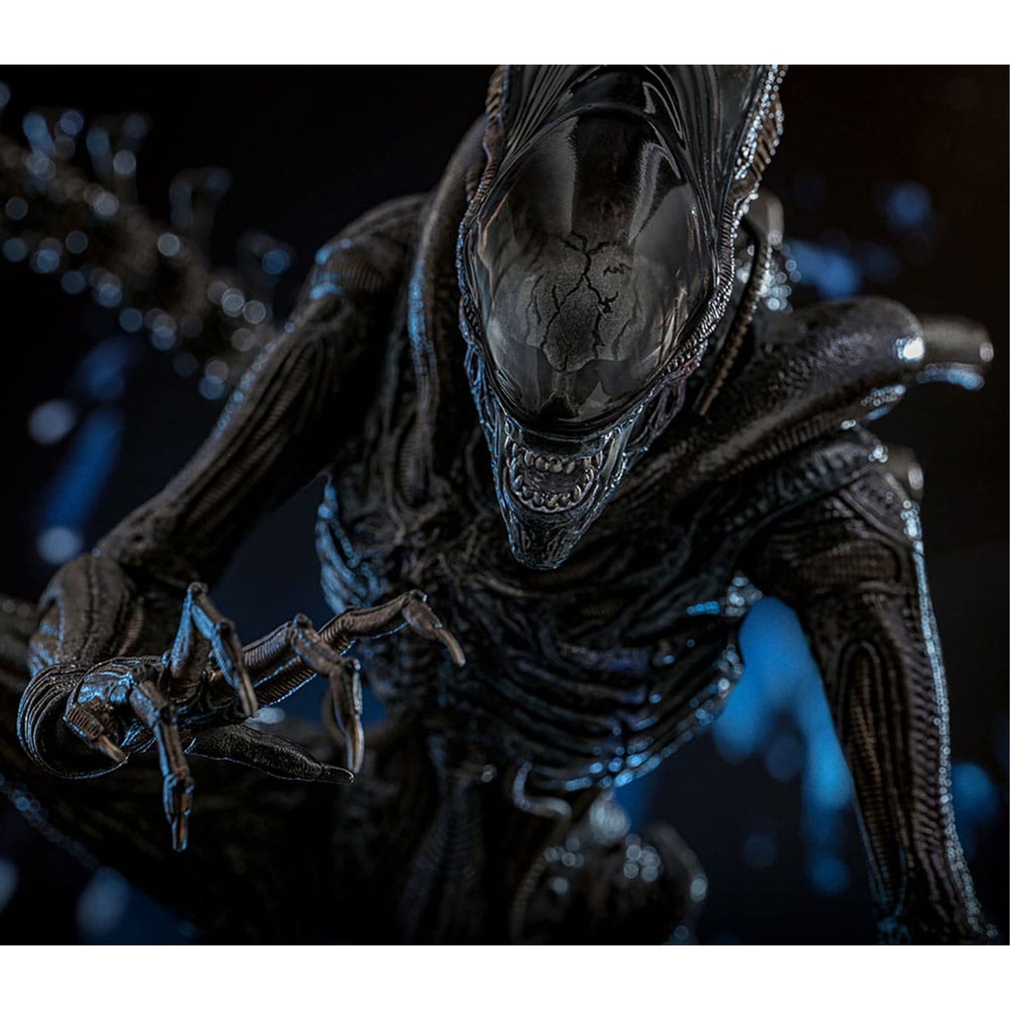 Alien: Romulus Movie Masterpiece 1/6 Scorched Xenomorph