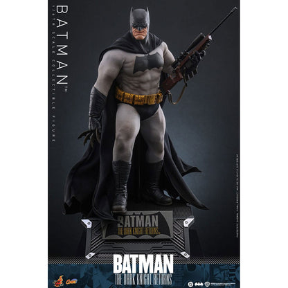 Batman: The Dark Knight Returns Comic Masterpiece 1/6 Batman -Action Figuuri