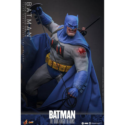 Batman: The Dark Knight Returns Comic Masterpiece 1/6 Batman (Battle Damaged Version) -Action Figure 