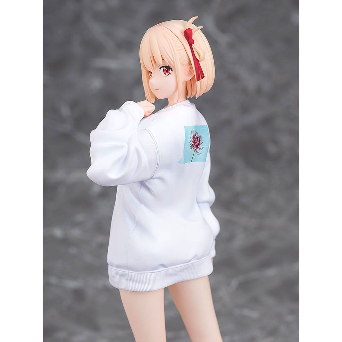 Lycoris Recoil 1/7 Chisato Nishikigi: Oversized Sweatshirt Ver.