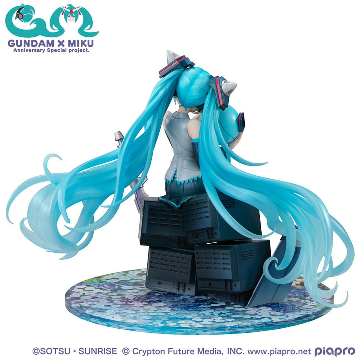 Mobile Suit Gundam x Hatsune Miku Lucrea Hatsune Miku x OO Gundam 45th Anniversary