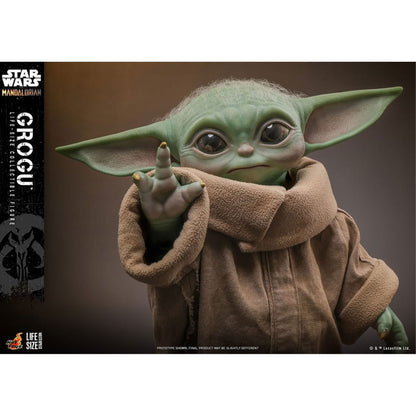 Star Wars: The Mandalorian Life-Size Masterpiece Grogu -Action Figure