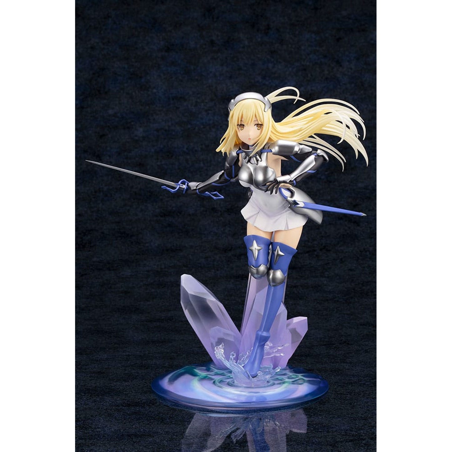 Sword Oratoria: Is it Wrong to Try to Pick Up Girls in a Dungeon? On the Side 1/7 Ais Wallenstein