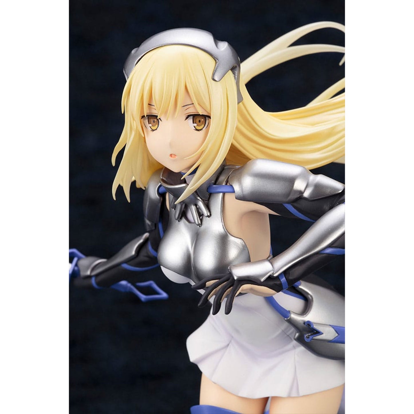 Sword Oratoria: Is it Wrong to Try to Pick Up Girls in a Dungeon? On the Side 1/7 Ais Wallenstein