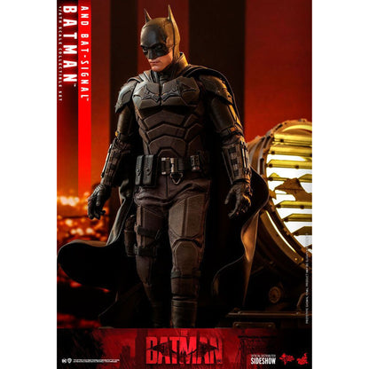 The Batman Movie Masterpiece 1/6 Batman with Bat-Signal