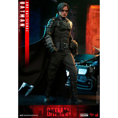 The Batman Movie Masterpiece 1/6 Batman with Bat-Signal