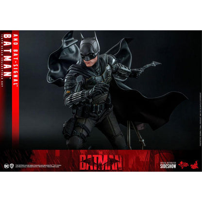 The Batman Movie Masterpiece 1/6 Batman with Bat-Signal