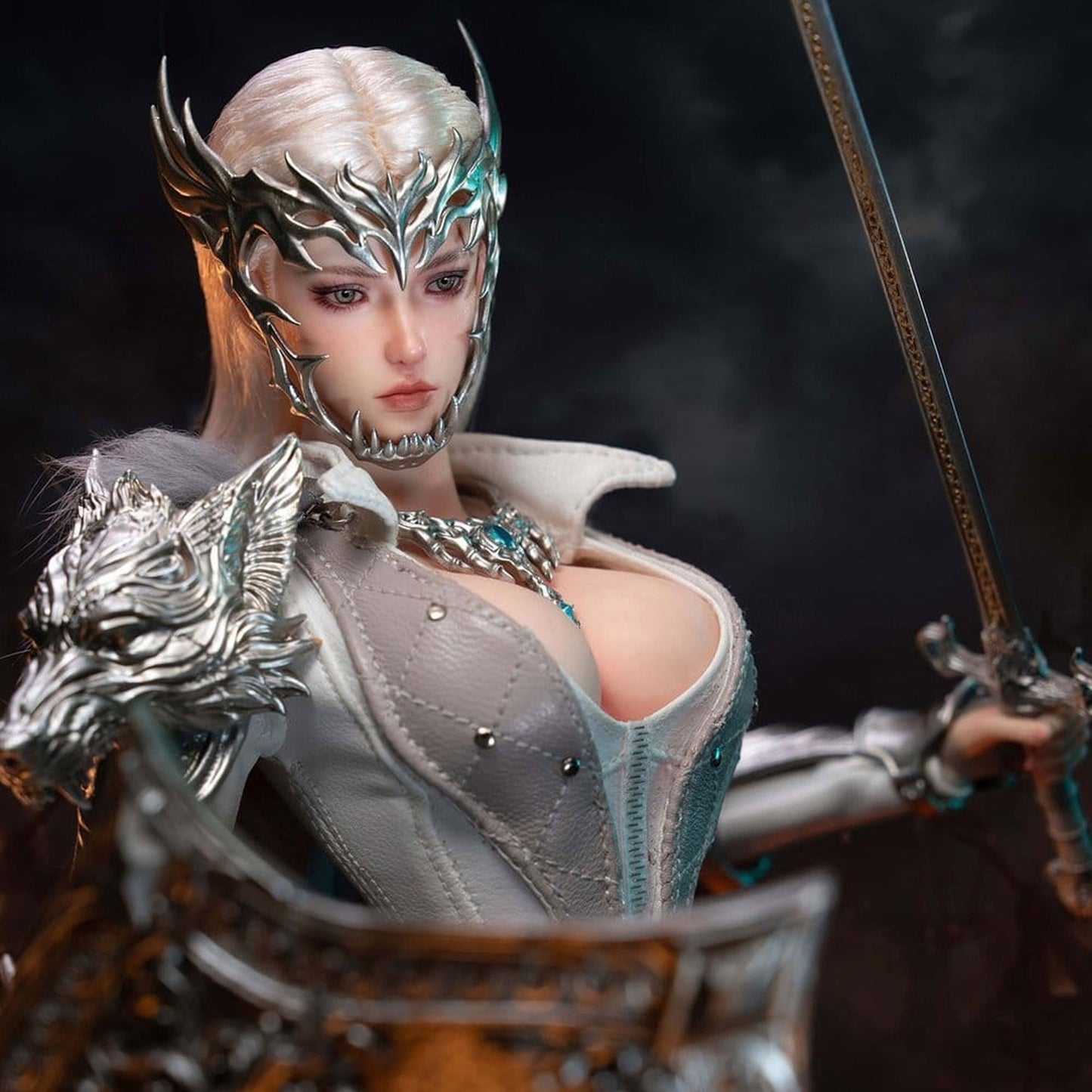 The Girl Under Wolf's Ward 1/6 Alina (Silver) -Action Figure