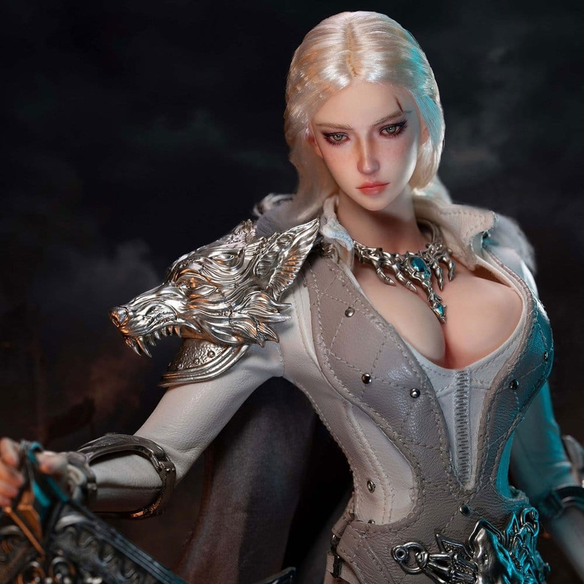 The Girl Under Wolf's Ward 1/6 Alina (Silver) -Action Figure