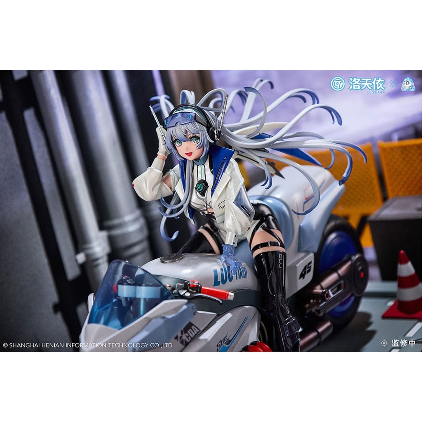  Vsinger 1/7 Vsinger Luo Tianyi Retro-Future Storm Driver Ver. -Figuuri