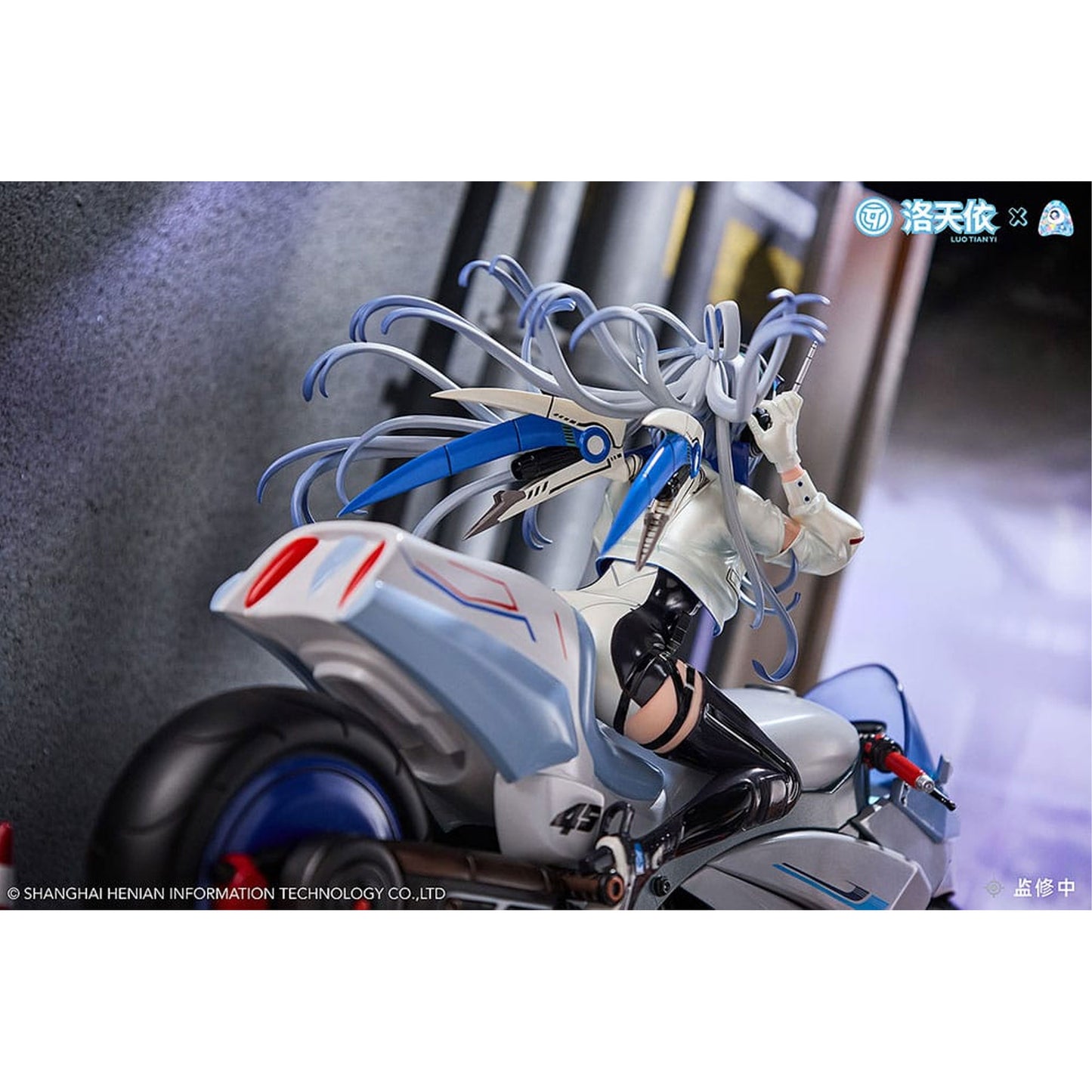  Vsinger 1/7 Vsinger Luo Tianyi Retro-Future Storm Driver Ver. -Figuuri