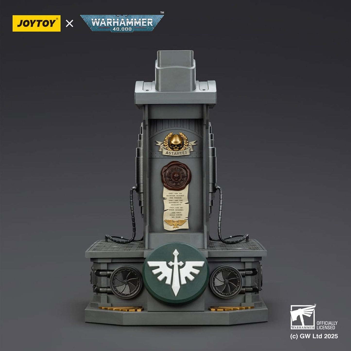 Warhammer 40,000: Dark Angels MkX Helmet & Display Stand -Replica